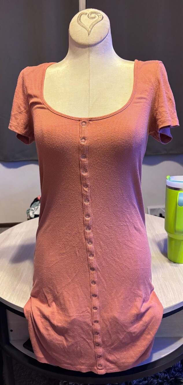 Peach Love California Scoop Neck Dress Size L Pink Ribbed Snap Placket